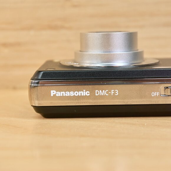 Panasonic Lumix DMC-F3 / 12.1MP Digital Camera / Ultra-Compact / Tested - Picture 6 of 8